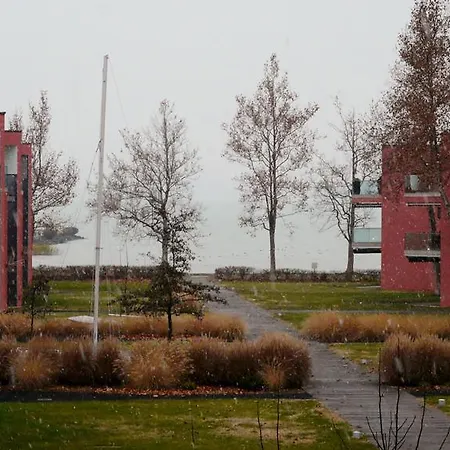 Gemini Superior & Yacht