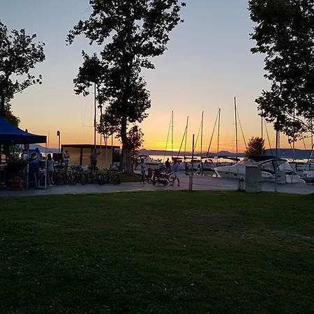 Διαμέρισμα Gemini Superior & Yacht *