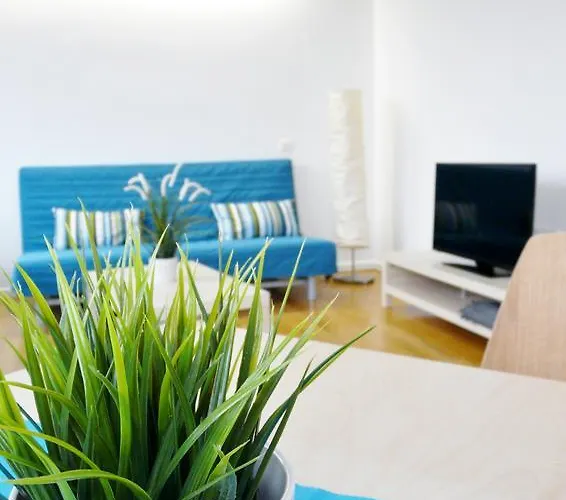 Gemini Superior & Yacht *