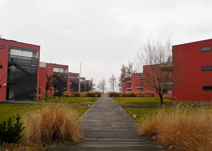 Gemini Superior & Yacht 발라톤엘