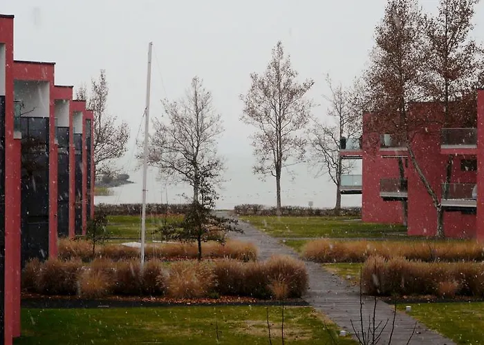 Gemini Superior & Yacht